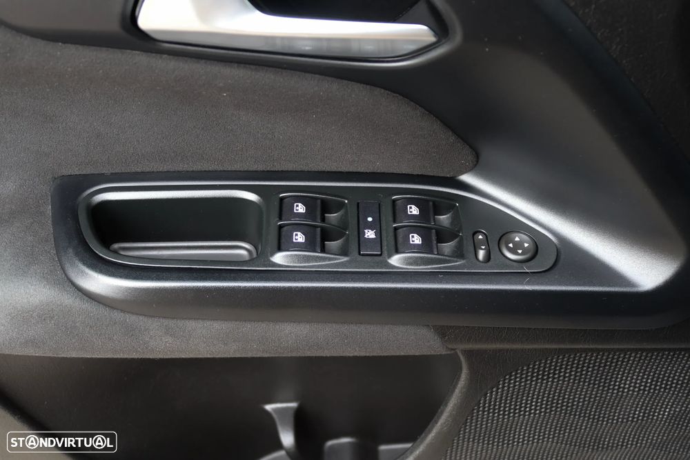 Fiat Tipo Station Wagon 1.3 M-Jet Lounge Tech - 24