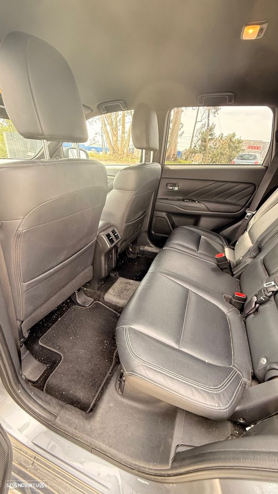 Mitsubishi Outlander - 18