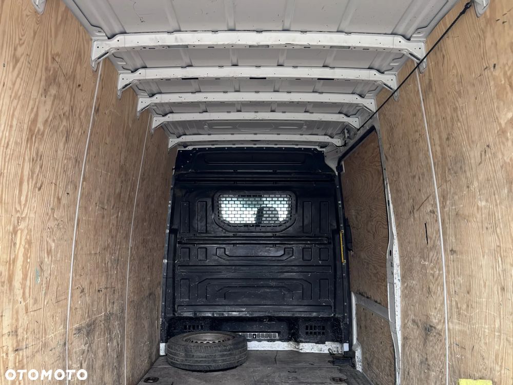 Volkswagen CRAFTER - 14