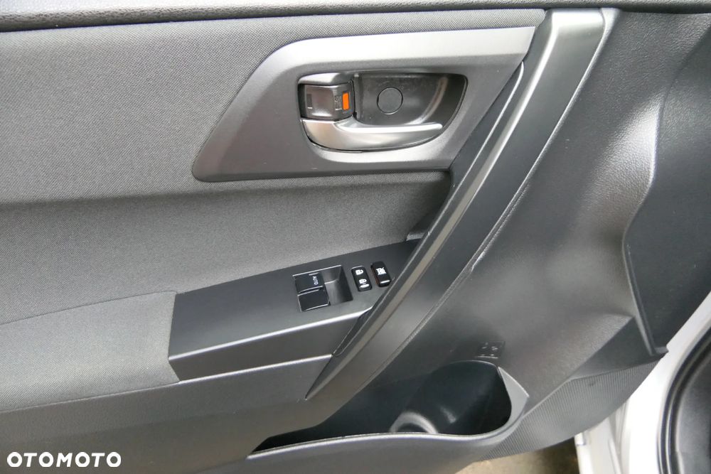 Toyota Auris 1.33 VVT-i Active - 22