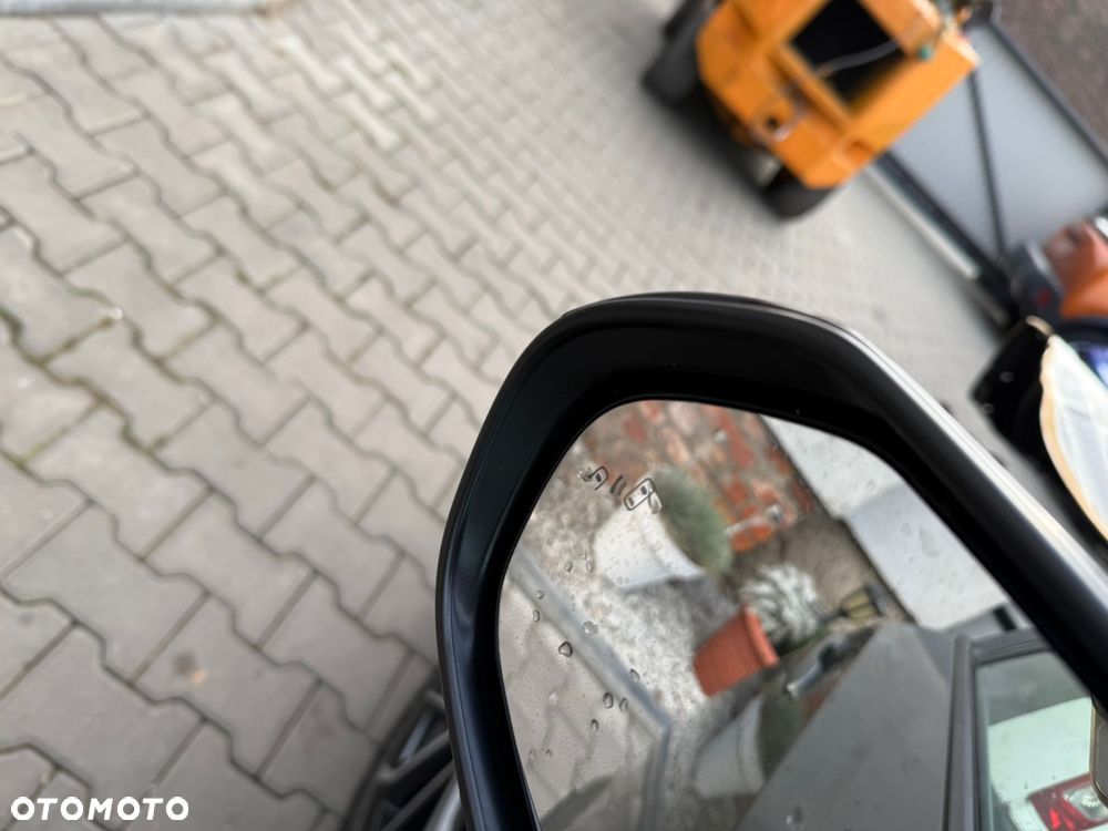 Toyota Corolla 2.0 Hybrid Executive - 22