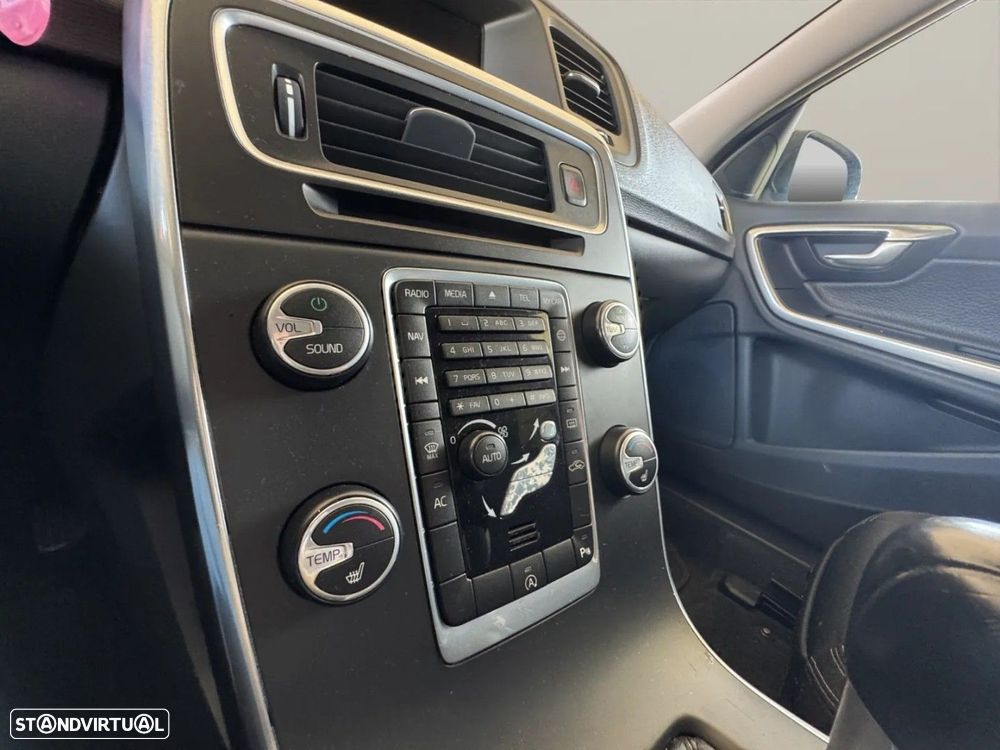 Volvo V60 1.6 D2 Momentum Eco - 13