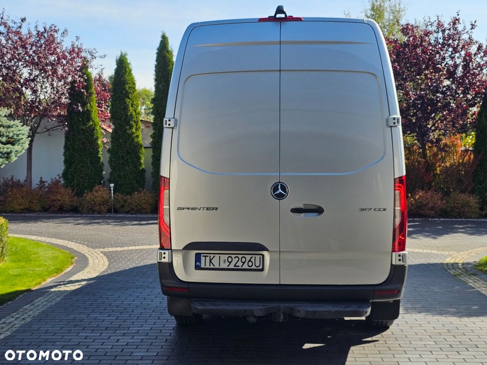 Mercedes-Benz Sprinter - 10