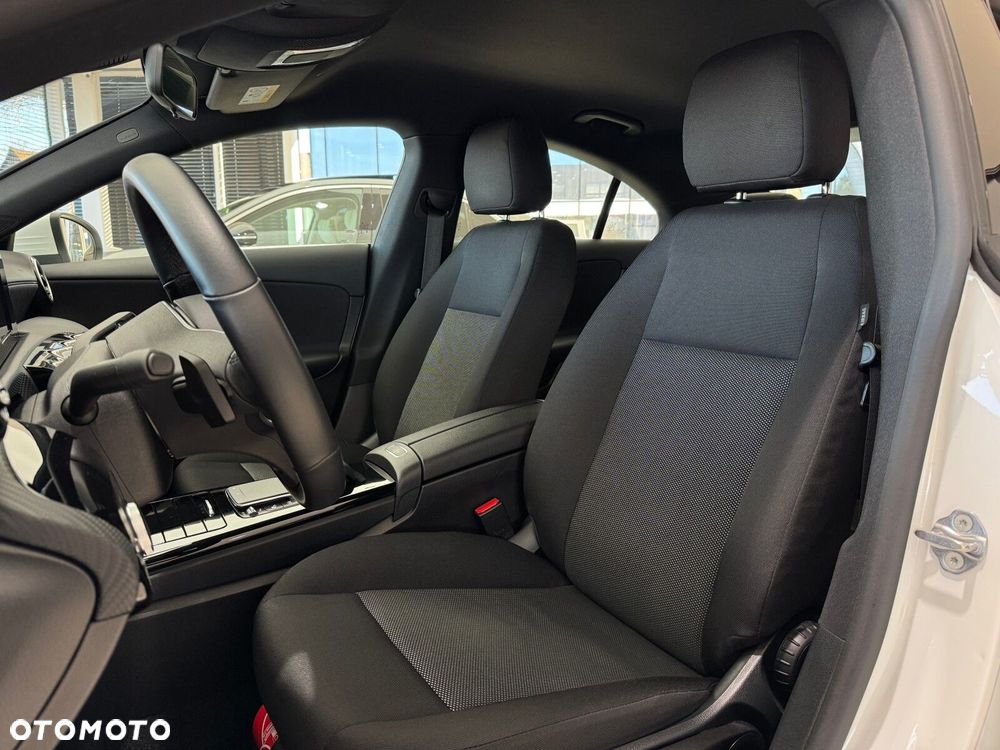 Mercedes-Benz CLA - 10