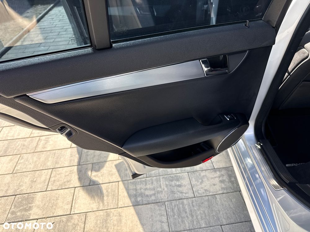 Mercedes-Benz Klasa C 200 Kompressor Avantgarde - 16