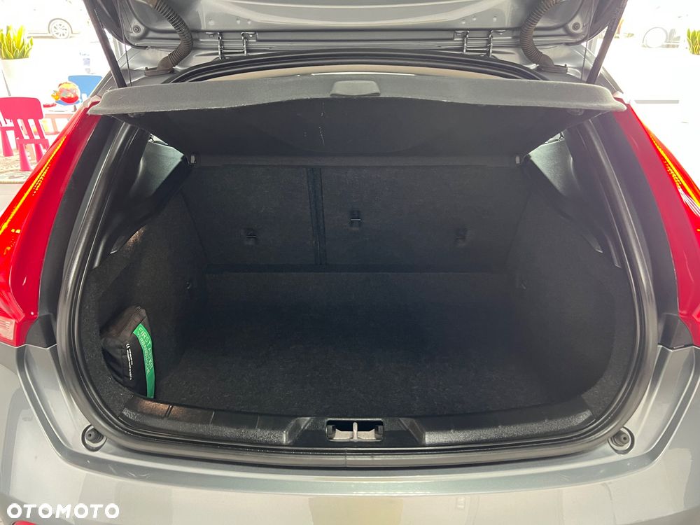 Volvo V40 - 29
