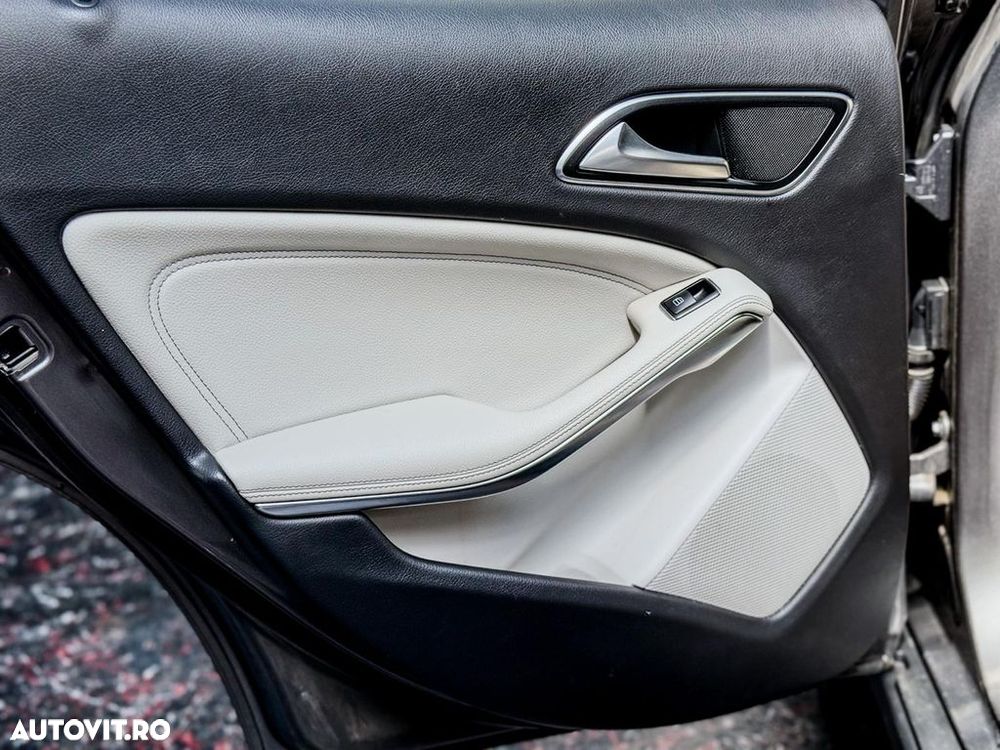 Mercedes-Benz GLA 200 d 4MATIC 7G-DCT Urban - 26
