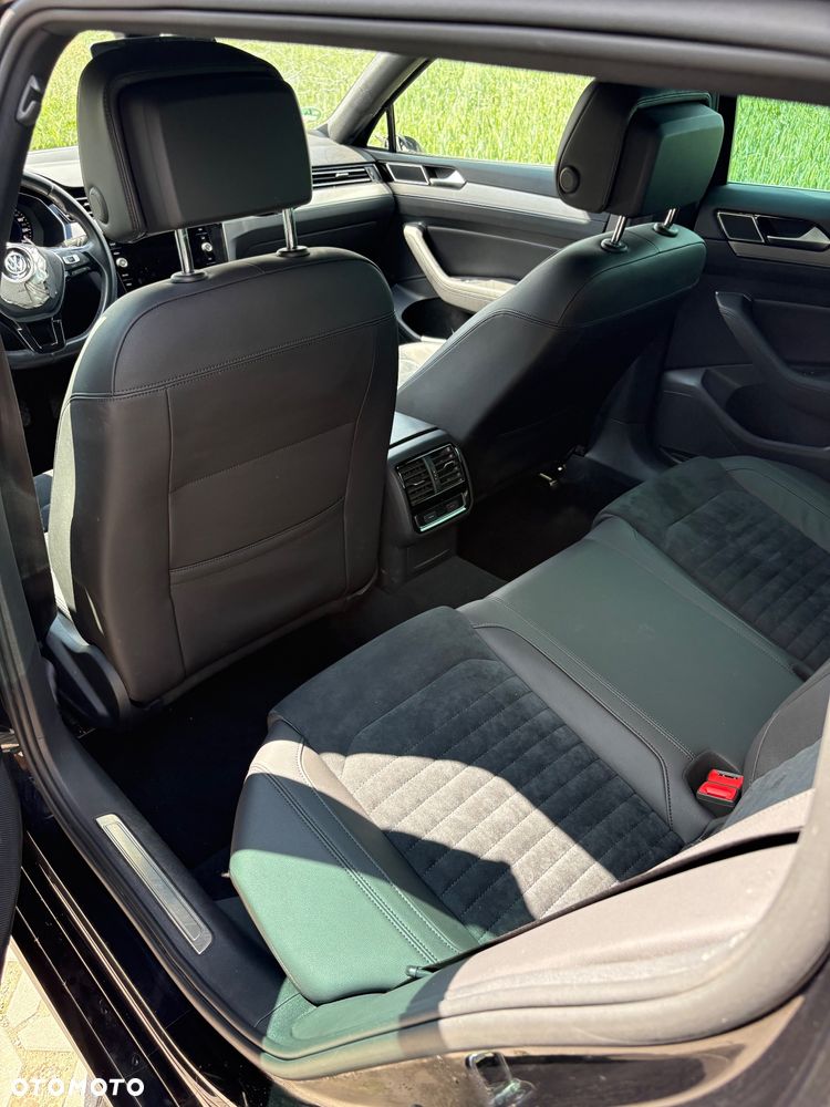 Volkswagen Passat 2.0 TDI Elegance DSG - 21