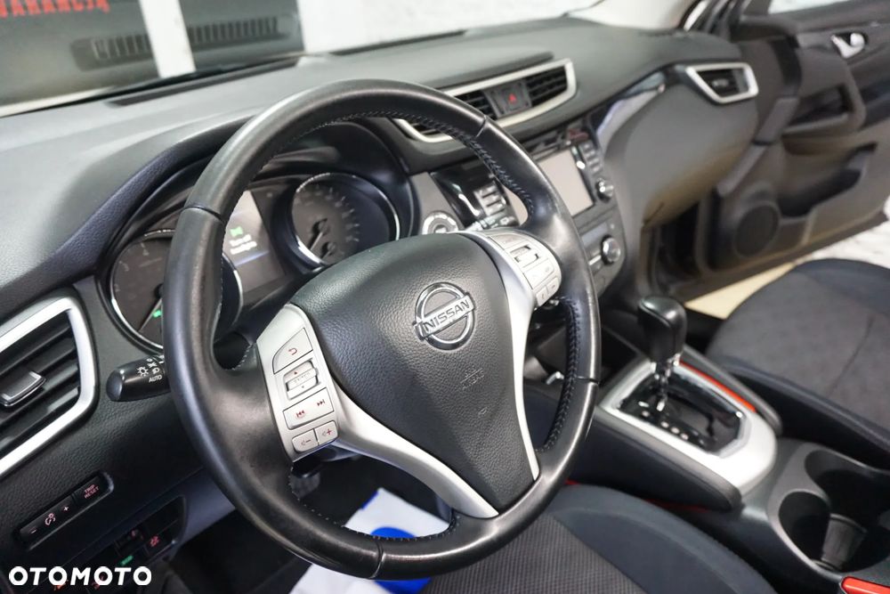 Nissan Qashqai 1.2 DIG-T Xtronic TEKNA - 25