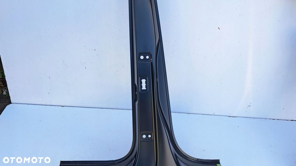 Próg słupek poszycie prawe VW Touran 5TA - 6