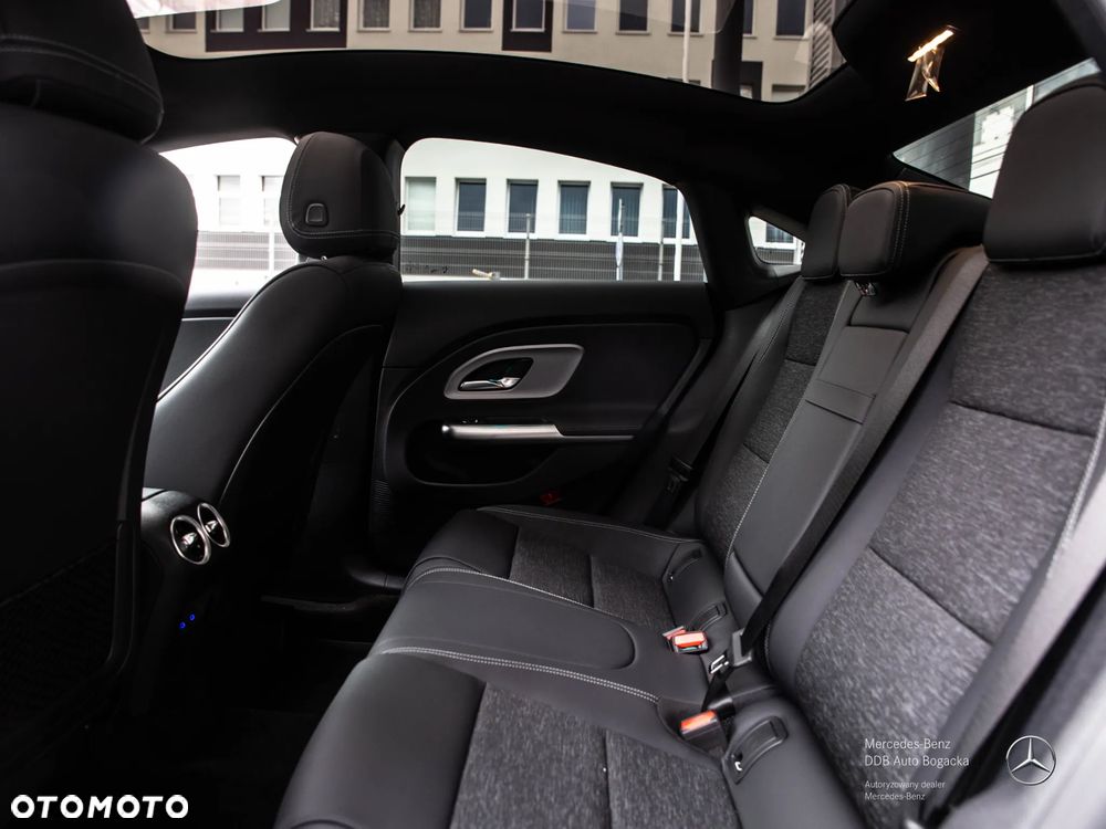 Mercedes-Benz CLA 200 mHEV 8G-DCT - 11
