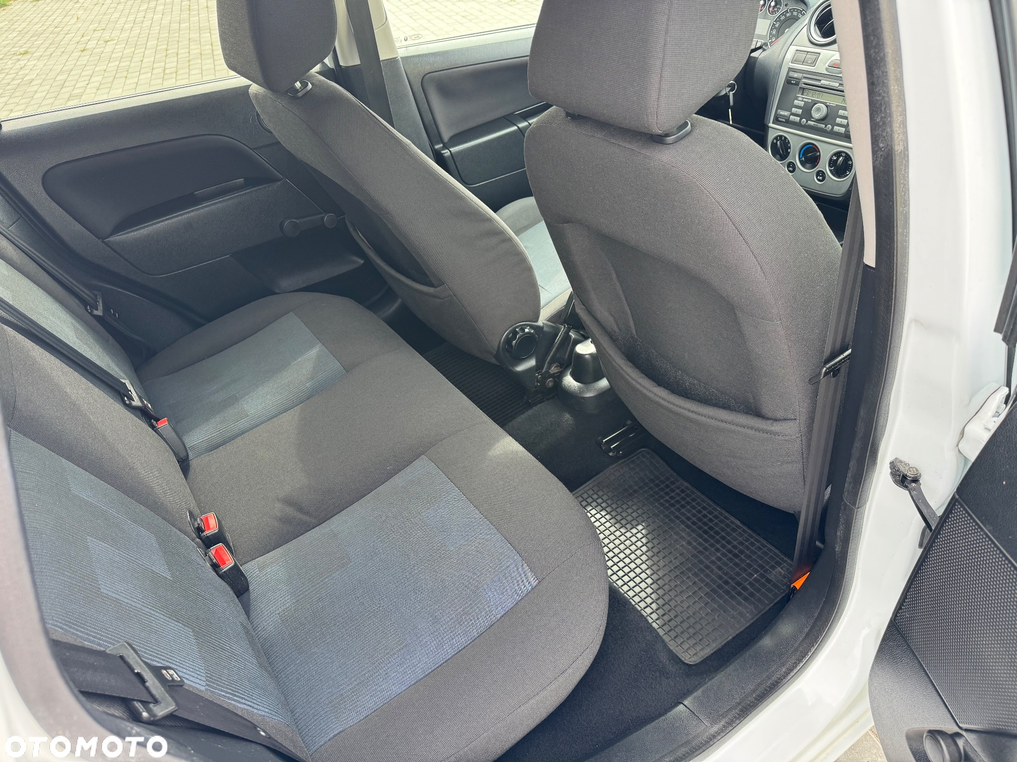Ford Fiesta 1.4 TDCI - 12