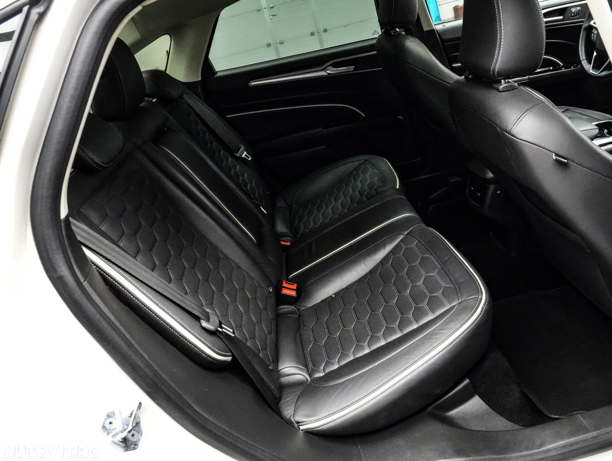 Ford Mondeo Vignale 2.0 Hybrid - 17