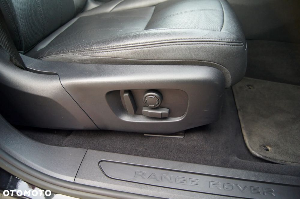 Land Rover Range Rover Evoque 2.0 D165 mHEV SE - 23