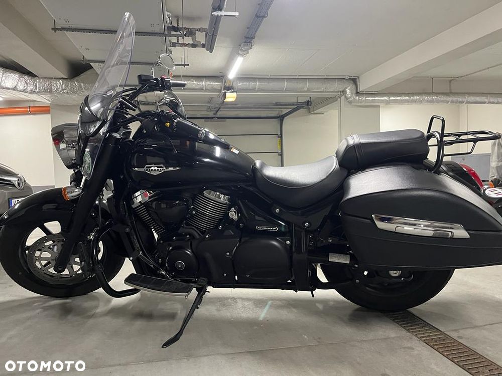 Suzuki Intruder - 1