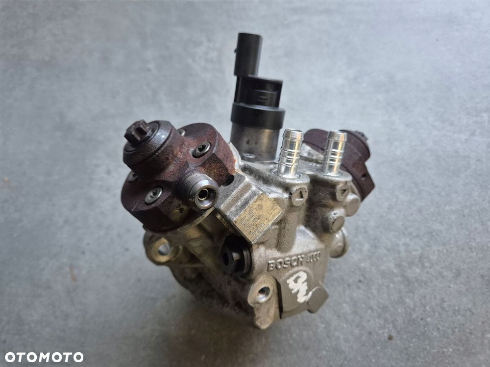 pompa wtryskowa bmw f13 f12 f06 640d 0445010638 - 1