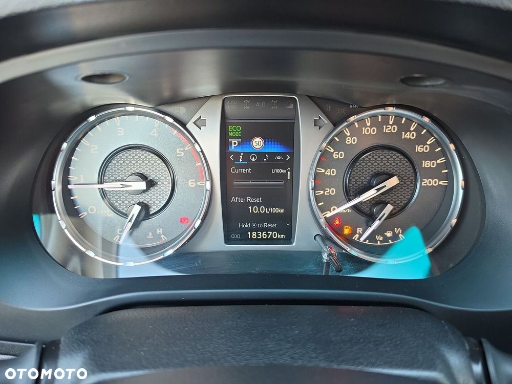 Toyota Hilux 2.8 D-4D Double Cab SR5 4x4 - 26