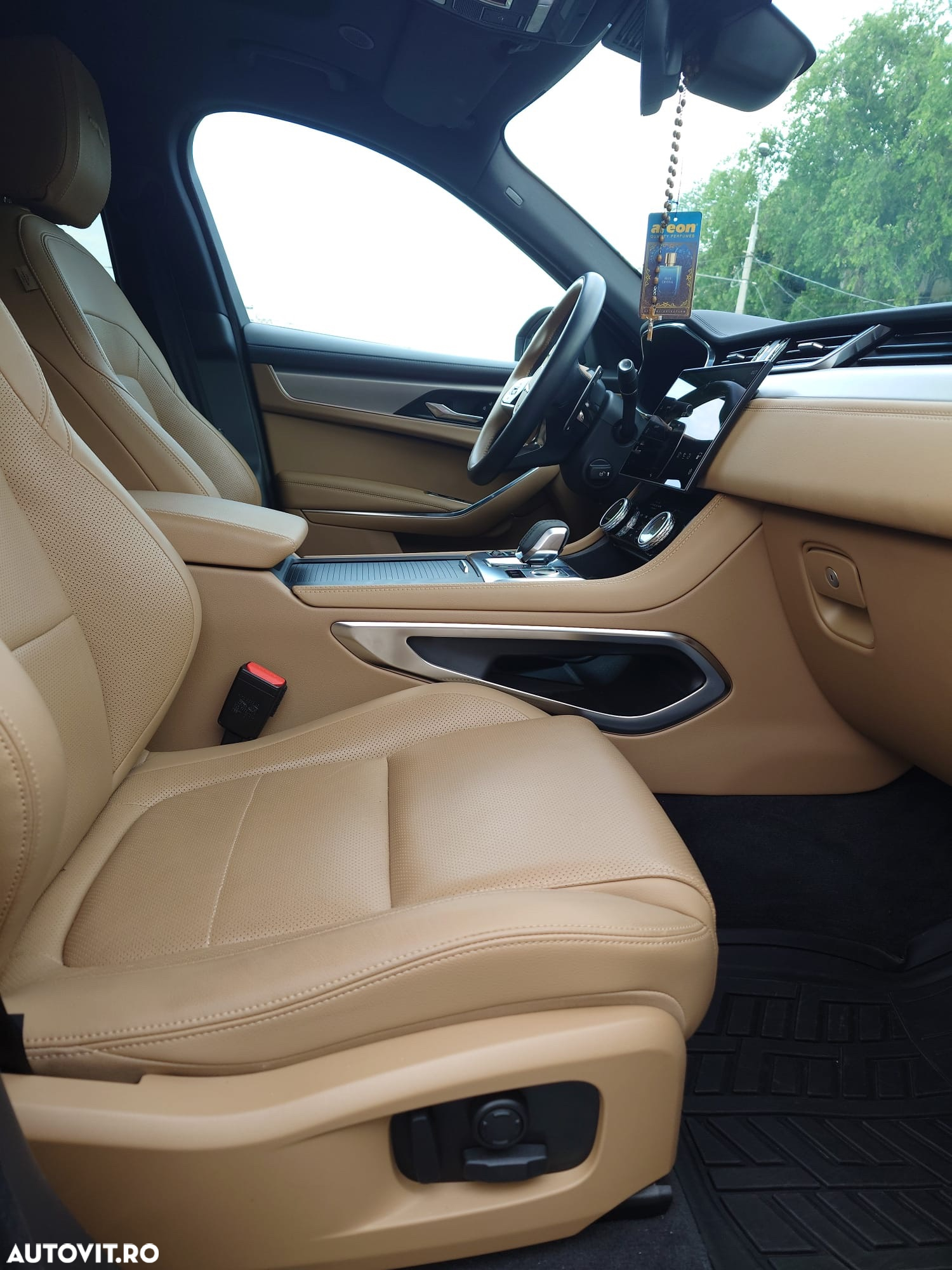 Jaguar F-Pace P400e AWD R-Dynamic S - 11