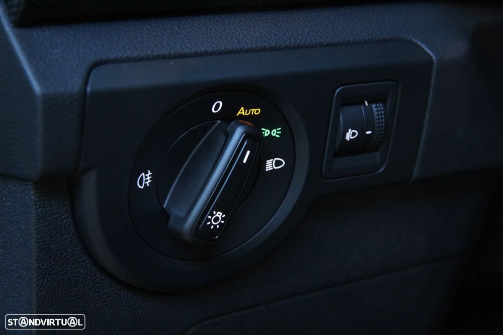 VW Taigo 1.0 TSI Urban DSG - 16