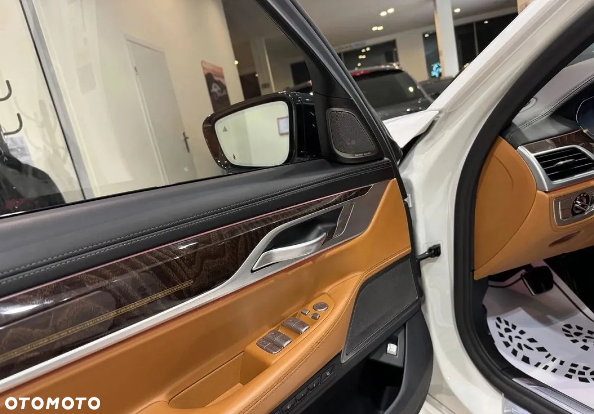 BMW Seria 7 750Li xDrive sport - 25