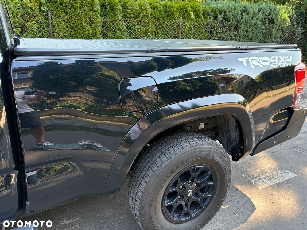 Toyota Tacoma - 11
