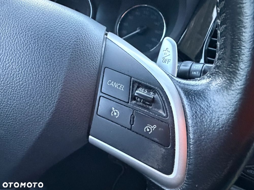 Mitsubishi Outlander Intense + - 26