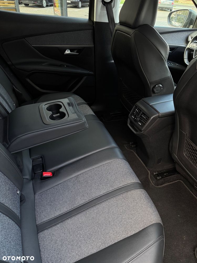 Peugeot 3008 BlueHDi 130 Stop & Start EAT8 Allure - 23