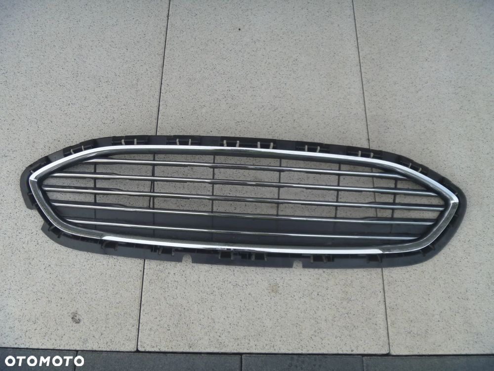 FORD FIESTA MK8 ATRAPA GRILL ZDERZAKA PRZEDNIEGO IGŁA H1BB-8200-B - 1