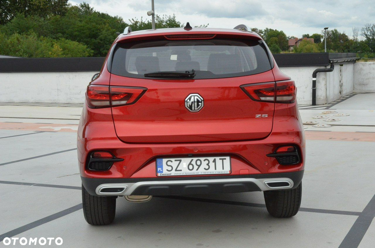 MG ZS - 13