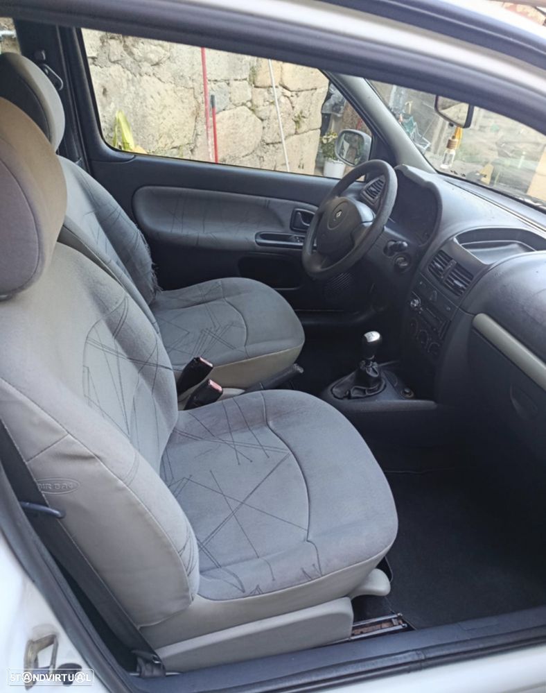 Renault Clio 1.5 dCi Confort - 1