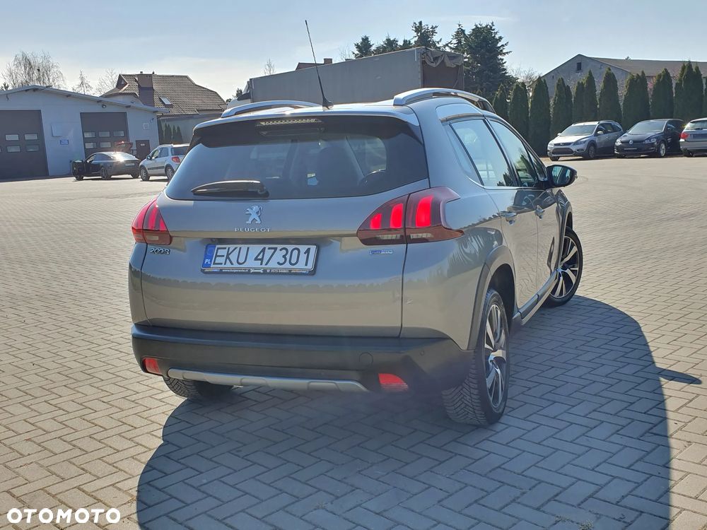 Peugeot 2008 - 8