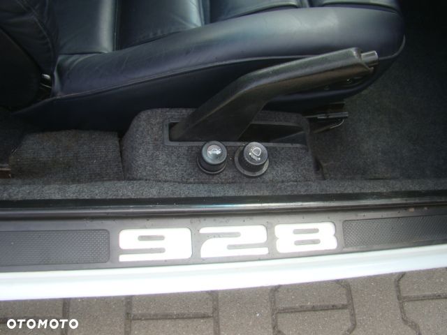 Porsche 928 - 13