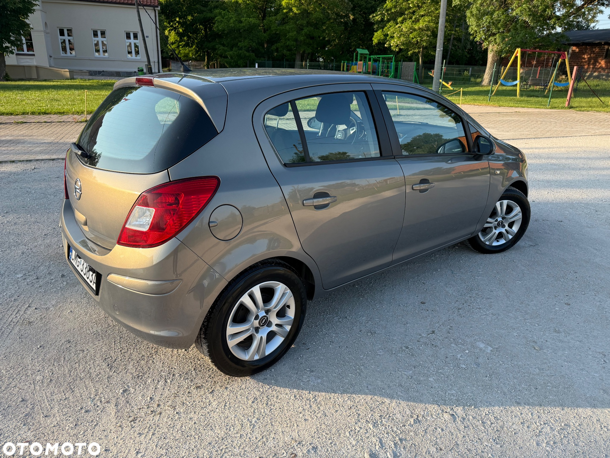 Opel Corsa 1.2 16V Essentia - 8