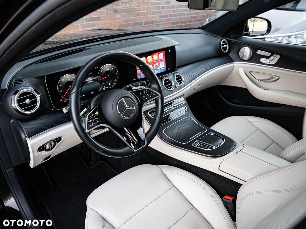 Mercedes-Benz Klasa E 220 d T 9G-TRONIC Exclusive - 22