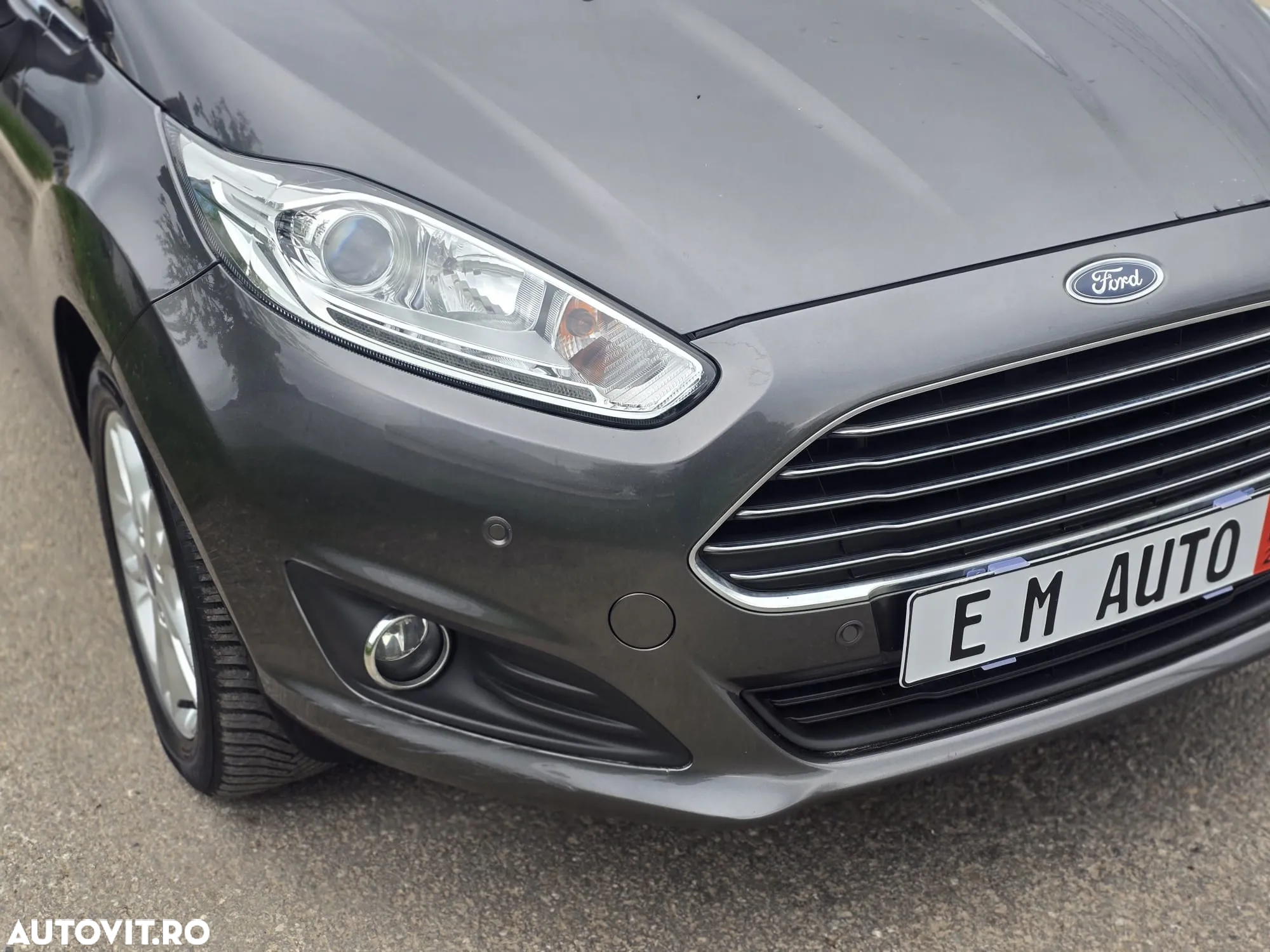 Ford Fiesta 1.0 EcoBoost S&S TITANIUM X - 4