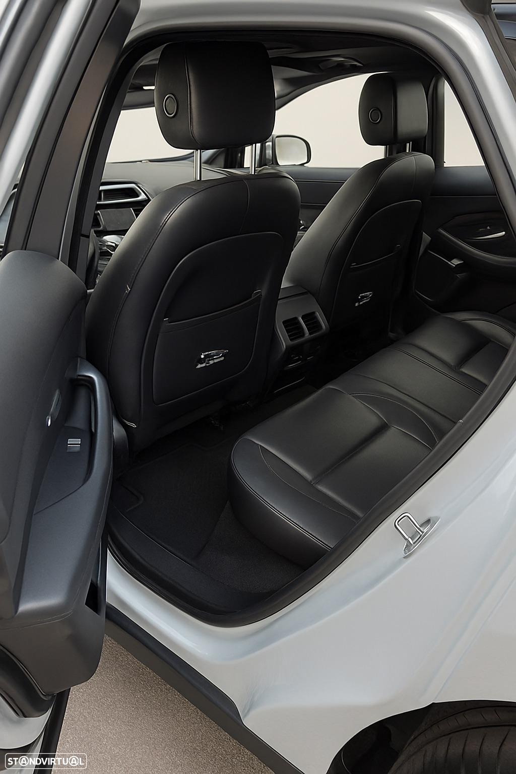 Jaguar E-Pace 2.0 i4D R-Dynamic S AWD Aut. - 12