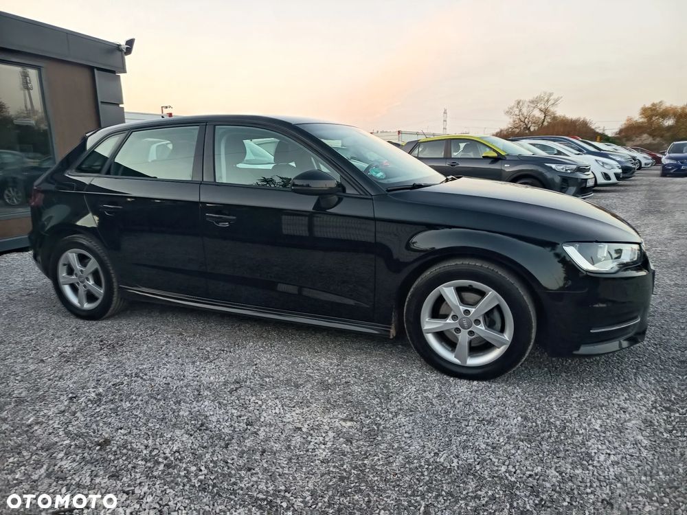 Audi A3 Sportback 1.6 TDI ultra Attraction - 9