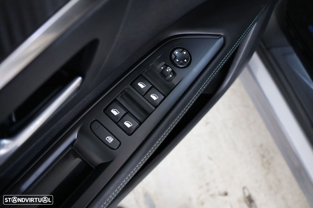 Peugeot 3008 1.6 Hybrid Allure Pack e-EAT8 - 17