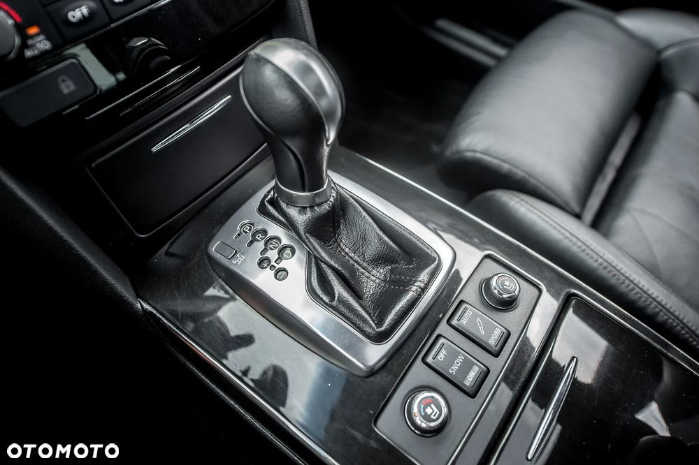Infiniti QX70 3.7 S Premium - 32