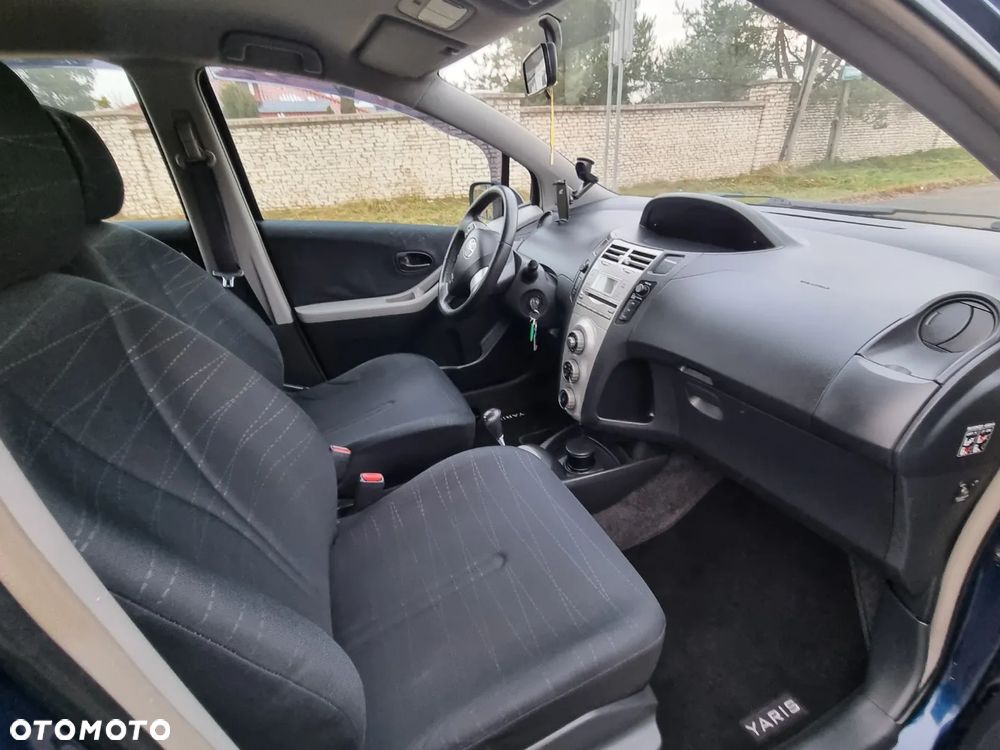 Toyota Yaris 1.3 Sol - 9