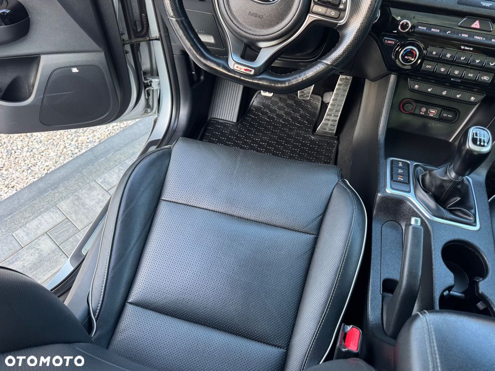 Kia Sportage 2.0 CRDI M AWD - 36
