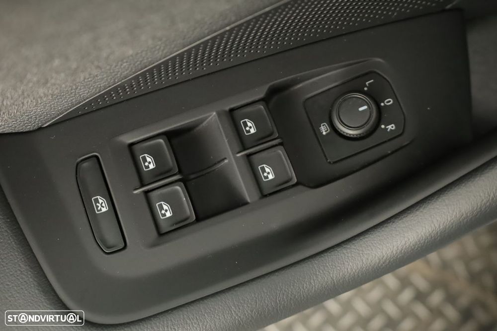 VW Passat Variant 1.5 TSI eHybrid DSG - 19