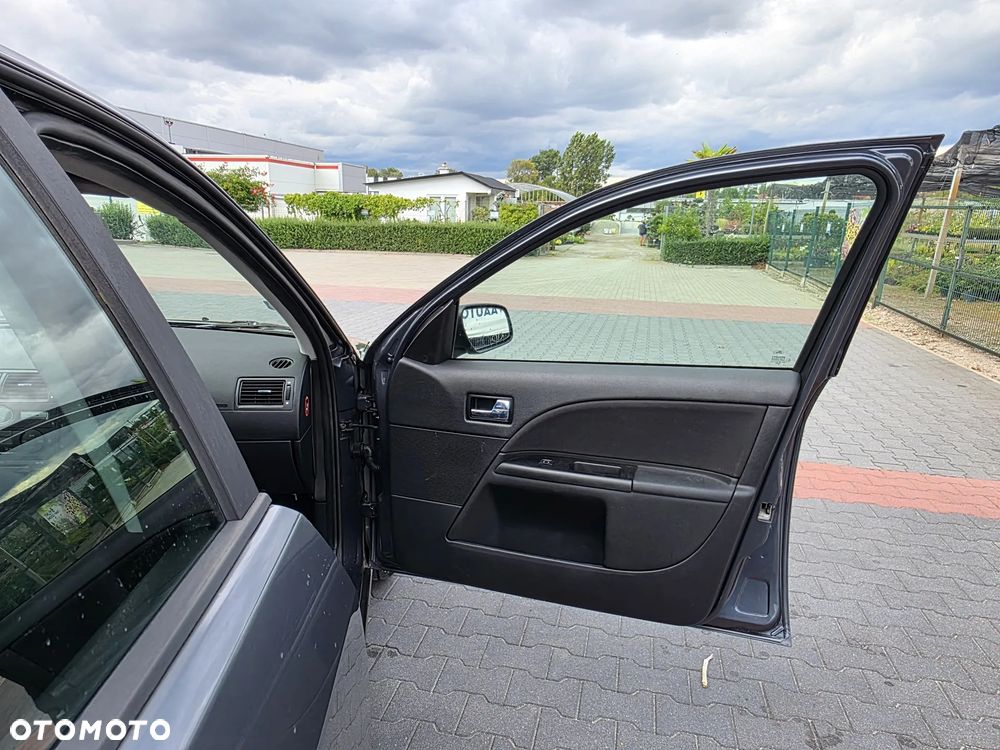 Ford Mondeo 1.8 Trend X - 14