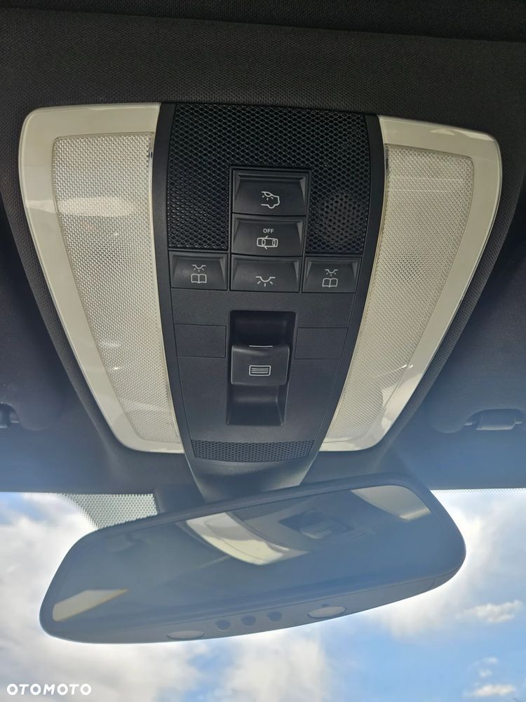 Mercedes-Benz Klasa C 250 CGI BlueEff Avantgarde - 22