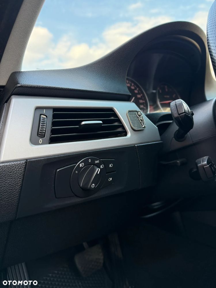 BMW Seria 3 320d DPF - 21