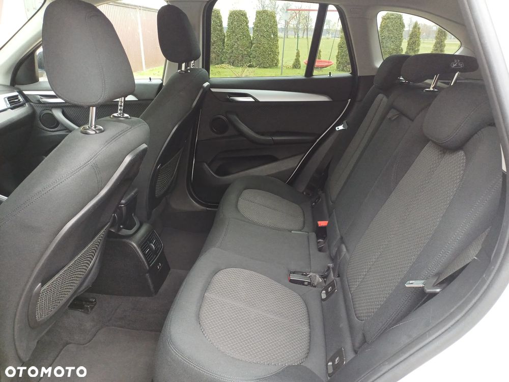 BMW X1 sDrive18i - 29