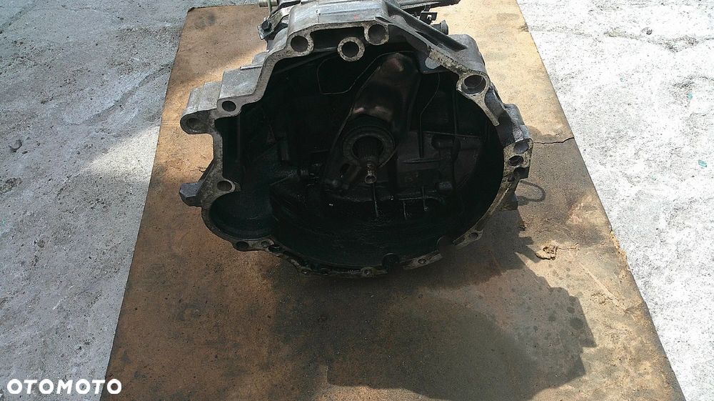 AUDI A4 B6 2.4 V6 SKRZYNIA BIEGÓW  GBN - 2