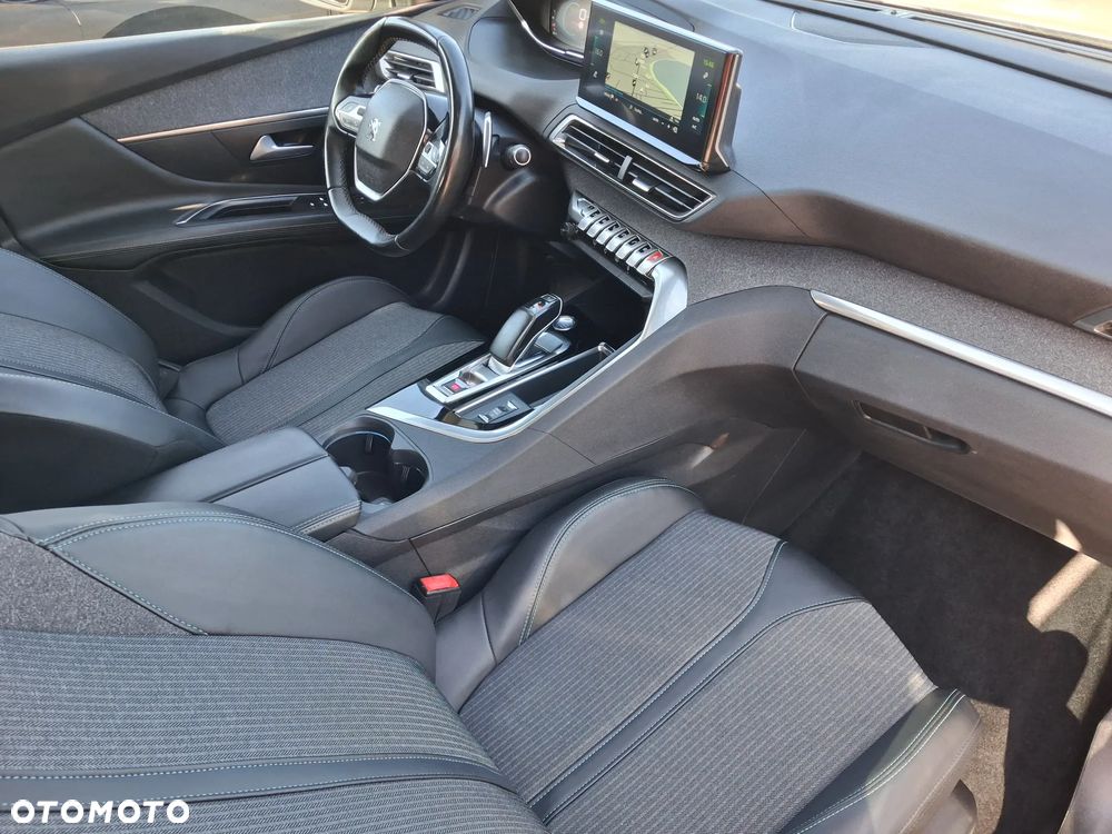 Peugeot 3008 225 e-EAT8 Allure Pack - 9