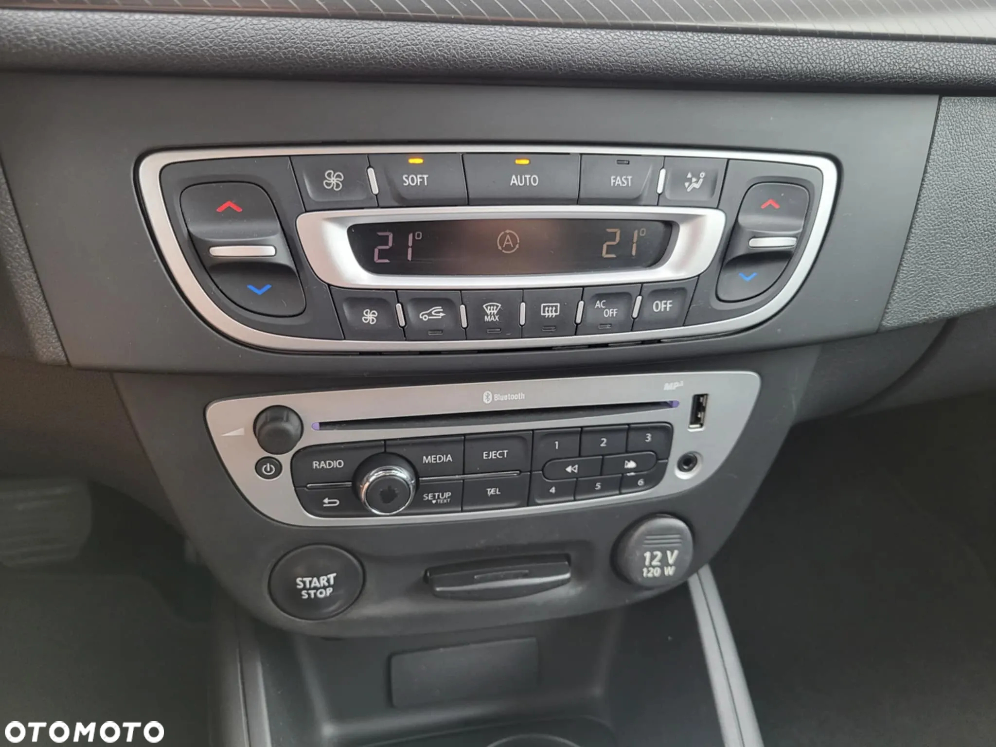 Renault Megane Grandtour ENERGY TCe 115 Start & Stop Bose Edition - 13