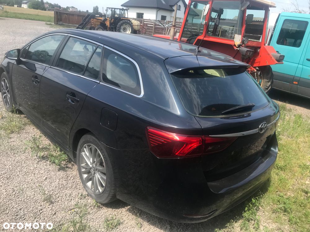 Toyota Avensis - 4